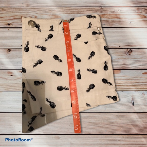 Guess Pineapple Shorts - Picture 3 of 6